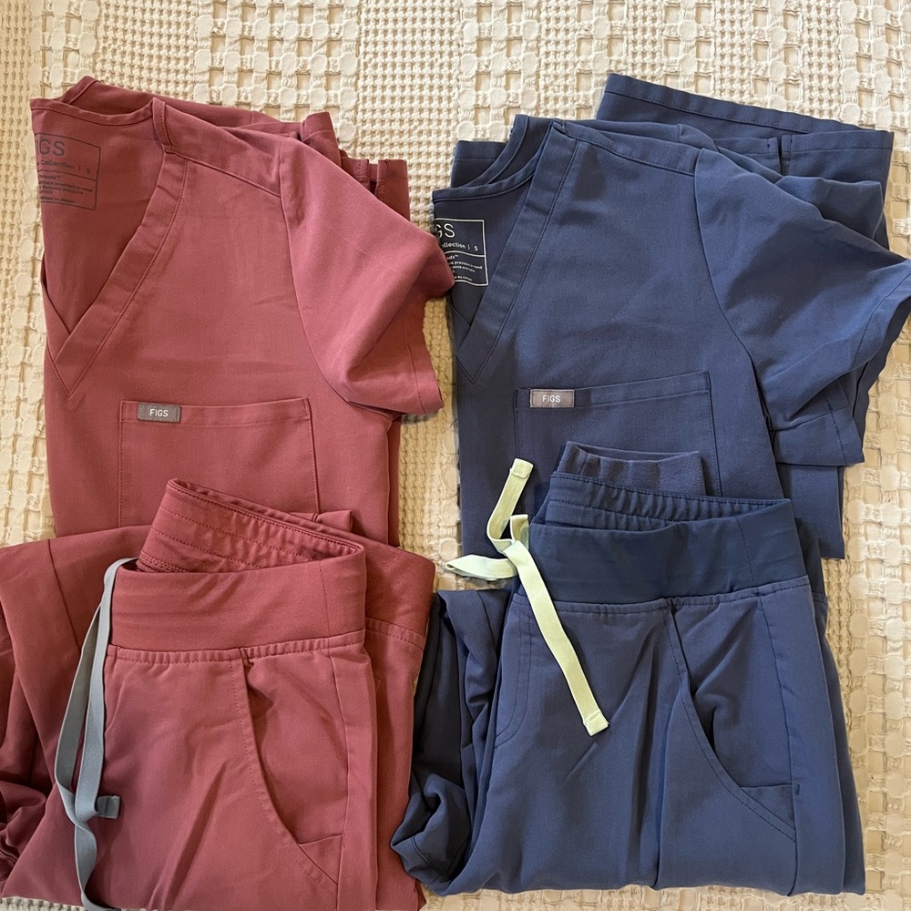 2 Figs sets mauve and purple.